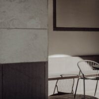 Podłogi winylowe SPC vs LVT: wybór, montaż, podkłady i koszty w polskim mieszkaniu