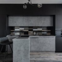 Zlew i bateria w kuchni w mieszkaniu: wybór, montaż, podłączenia i koszty 2025